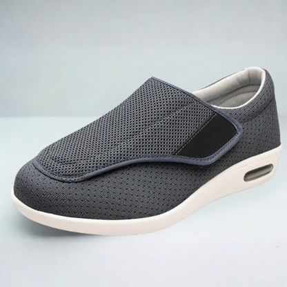 WideRelief™ — Ruimte voor je voeten. Opluchting voor je hele dag.